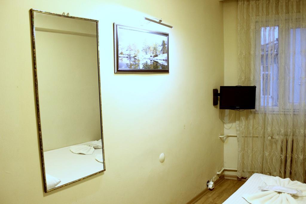 Simge Hotel Istanboel Buitenkant foto